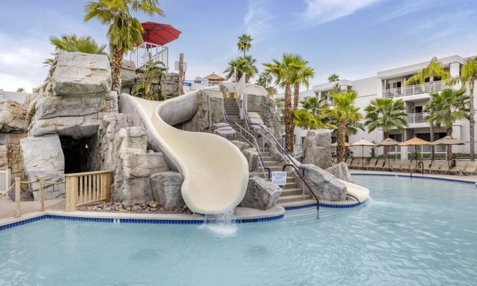 Canyon Corridor Resort | Desert Retreat Haven: Central 2 Units, Pool Oasis, Near Aerial Tram