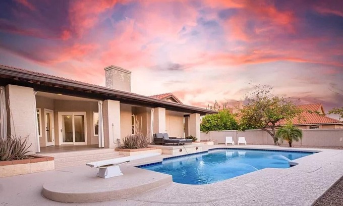 Mesa House | Desert Retreat | Heated Pool, Mini Golf & Games