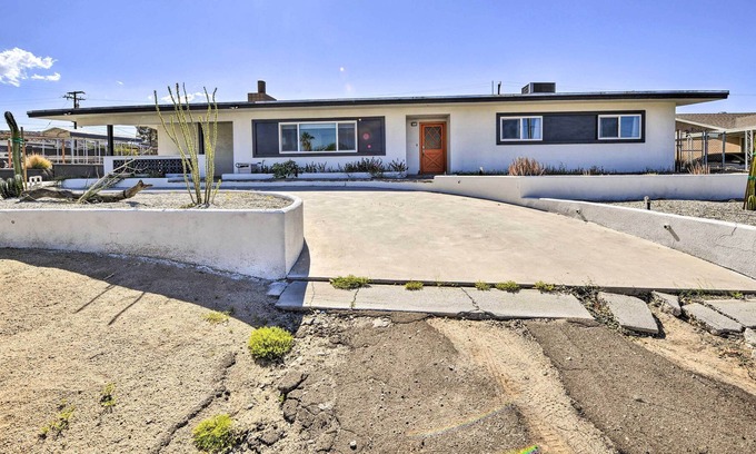 Twentynine Palms House | Desert Retreat w/ Backyard Oasis & Mtn Views!