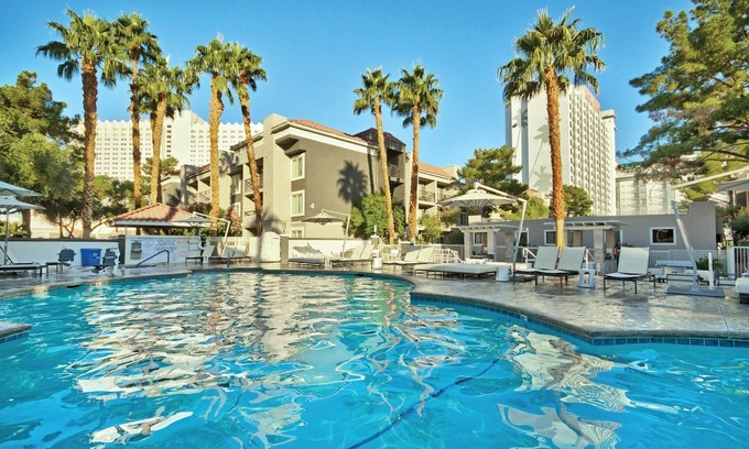 Las Vegas Condo | Desert Rose Resort 1br suite, Friday check-in