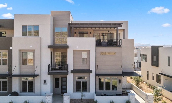 St. George House | Desert Sands Oasis at Desert Color (by Ember Stays)