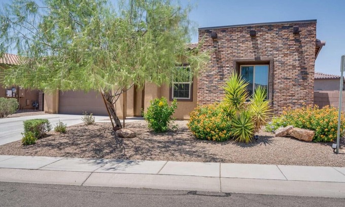 Sahuarita House | Design Dream/4 BR 3 BA/Garage/View/Upscale