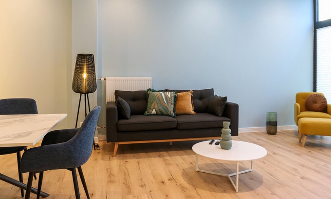 Mainz-Bingen Apartment | Design Studio I Citycenter I Kitchen I Netflix