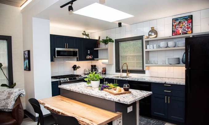 Indianapolis House | Design11@Keystone Luxury 2BR/2BA