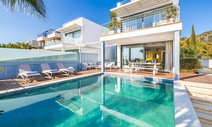 Alcanada Villa | Designer Alcanada