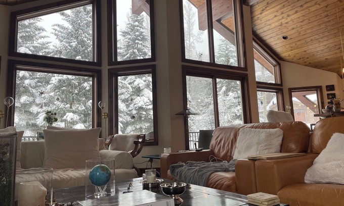 Vail Ski Chalet | Designer Chalet, Vail Golf Course, available for summer rental! #Guesthausvail