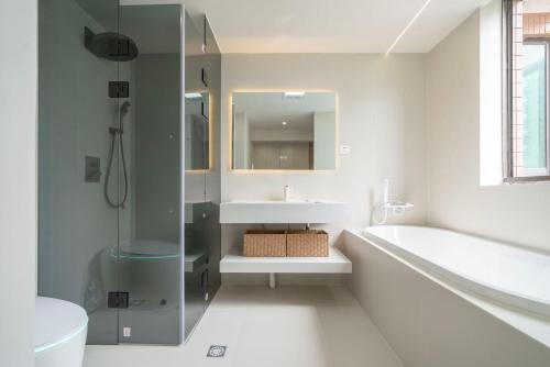 Shanghai Apartment | Designer-style, four-bedroom apartment with a large living room