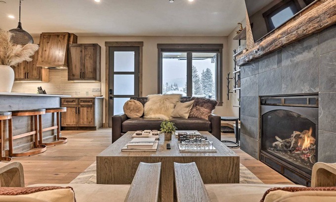Winter Park Apartment | Designer Winter Park Condo w/Private Hot Tub