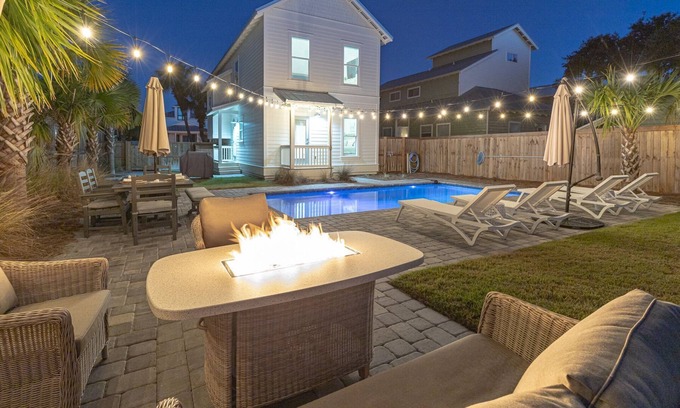 Crystal Beach House | Destin 3BR 3 BA Retreat—Private Pool, Steps to Beach, Perfect Summer Getaway!