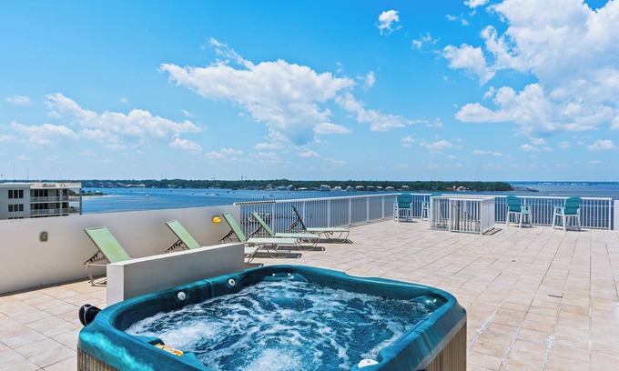 Fort Walton Beach Condo | Destin West - Osprey PH03 ~ Huge 3BR Penthouse ~ Rooftop Terrace w/Hot Tub & Grill