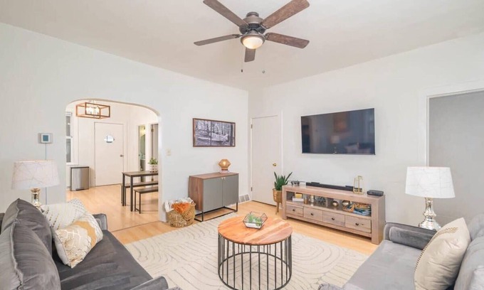 Oshkosh House | Destination Downtown