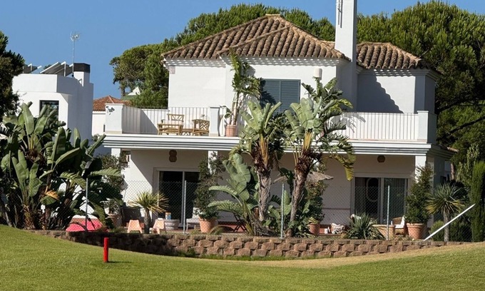 Chiclana de la Frontera Ski Chalet | Detached villa with spectacular pool and incredible golf views.