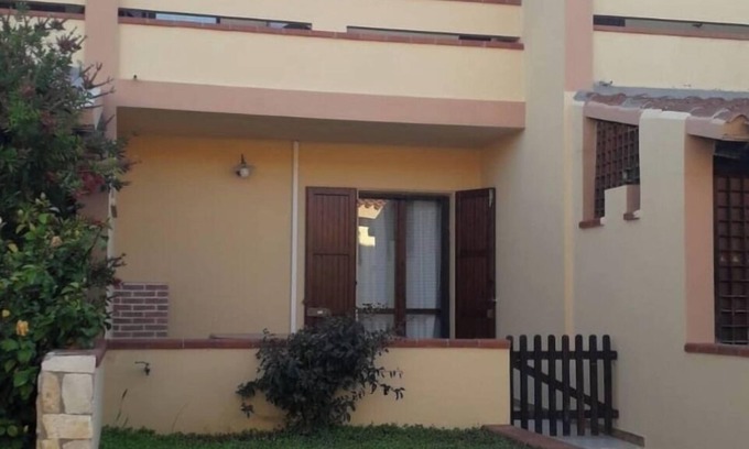 Solanas Apartment | Detached apartment just minutes from the beach with private parking