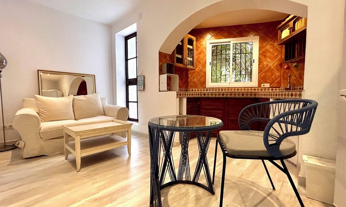 Marbella House | Detached apartment with sea views in a private estate