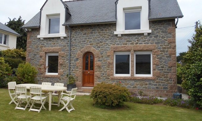Perros-Guirec House | Detached house (90m2) in the City Center of Perros Guirec 6 people