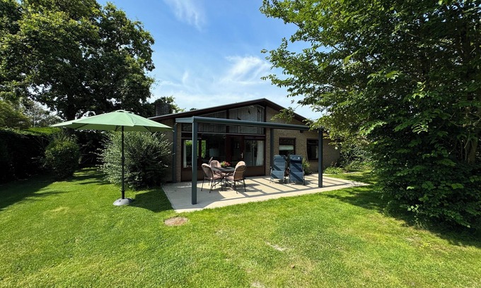 Scharendijke House | Detached house with 750 sqm of land on the North Sea and Grevelingen sea