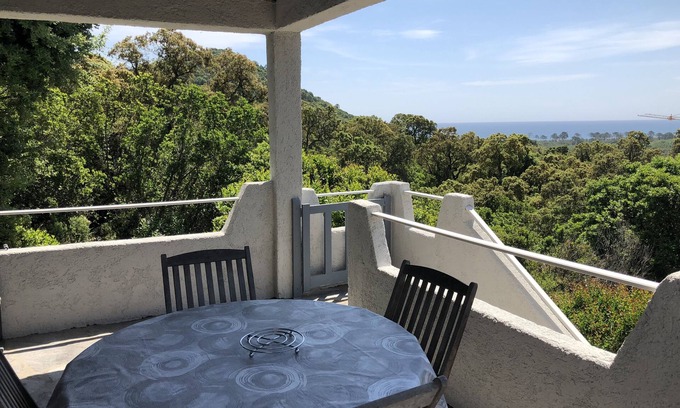 Pinarellu House | Detached house with 2 bedrooms, beautiful sea view and closed garden.