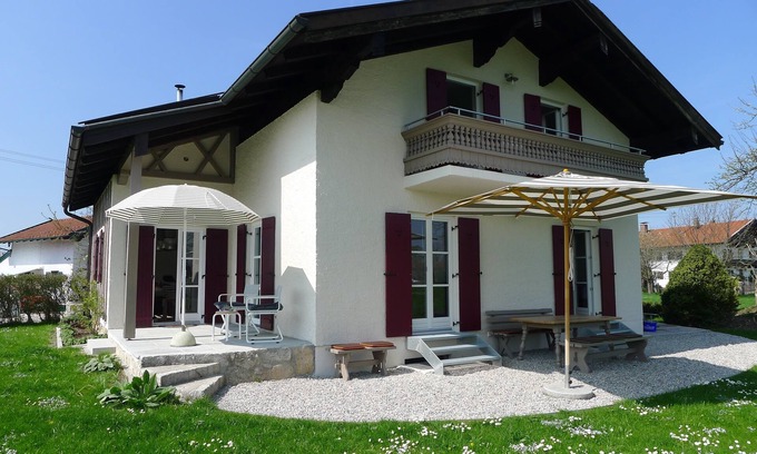 Luft House | Detached house with garden in a quiet location - a few minutes to the lake