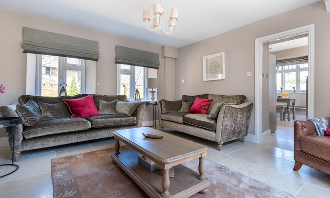 Broadway Cottage | Devonshire Cottage, in the heart of Broadway