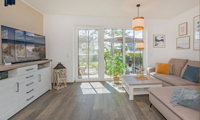 Korswandt House | DHH Meerseensucht - Landhausstil-ferienwohhnung für bis zu 5 Gäste, mit Whirlwanne, Sauna und Kamin