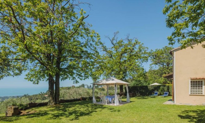 Montignoso House | Di Carlino by Interhome