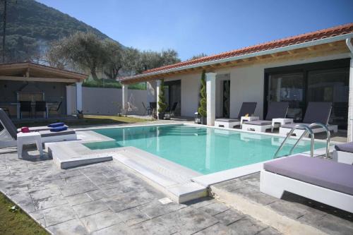 Notos Villa | Diamond Luxury Villa Corfu