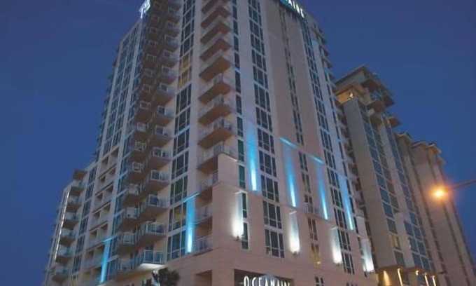 Northeast Virginia Beach Villa | Diamond Resorts Oceanaire Resort - Studio with Ocean View Balcony