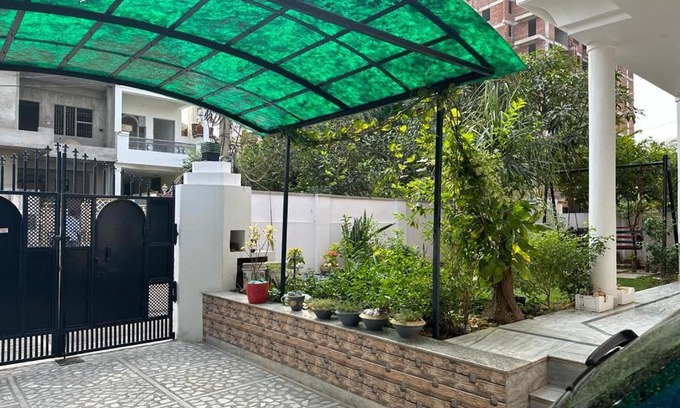 Jaipur District House | Diamond's Den