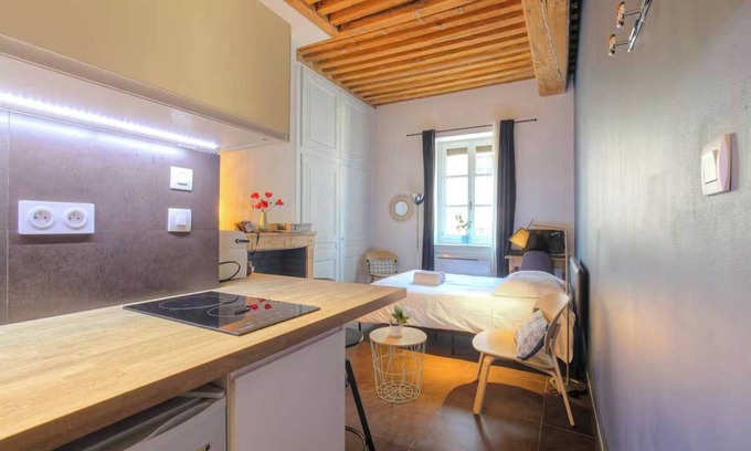 2nd Arrondissement Apartment | Dify Apartment Ainay