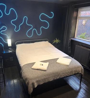 Middlesbrough House | Digz Hotel