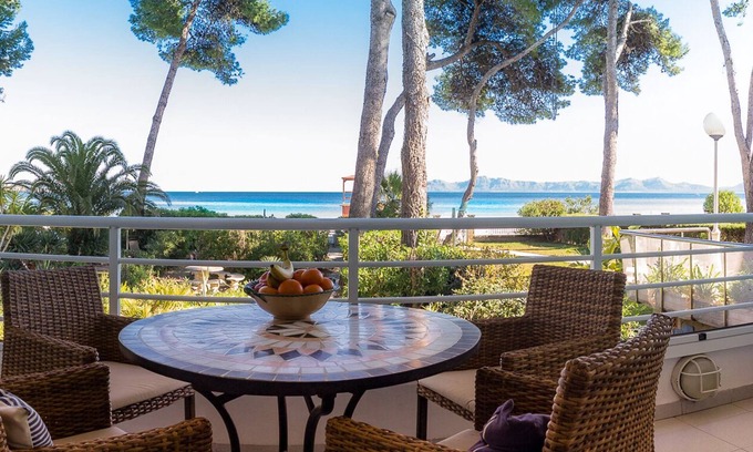 Alcudia Apartment | Direct beach access! Apartment for 4 people on the Bay of Alcudia