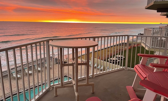 Daytona Beach Condo | Direct oceanfront Stunning sunrises Heated pool pets under 20lbs stay free.