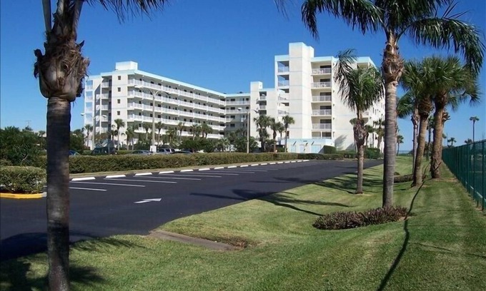 Cocoa Beach Condo | Direct Ocean, 3 bdrm 2 bathrm condo, wrap around balcony, WIFi, beautiful