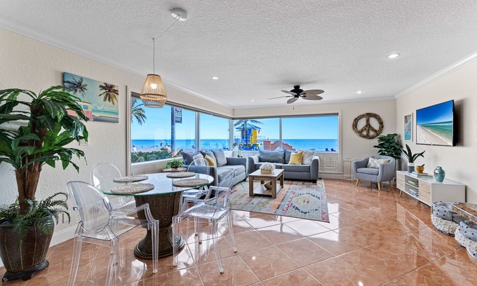 Hollywood Condo | Direct Ocean View & Beach Access + Free Parking