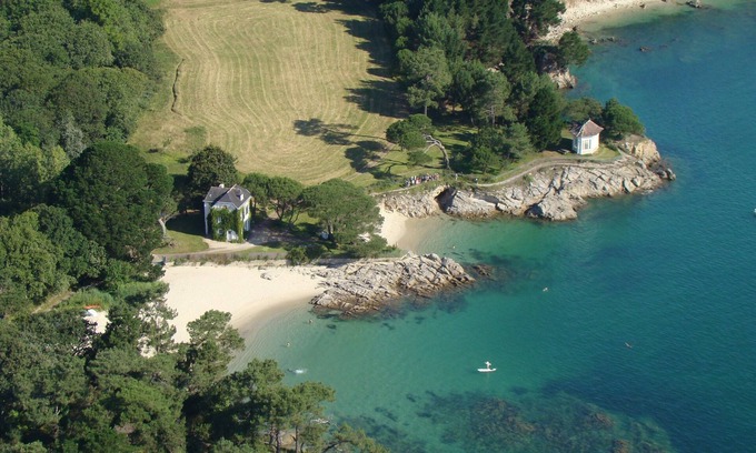 Fouesnant Villa | Direct on the beach in Fouesnant Beg-Meil - unique location