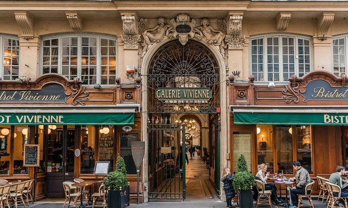 Quartier du Faubourg-Montmartre Apartment | DISCOVER Paris's covered passages: Galerie Vivienne-150M2 TOP FLOOR OPERA LUXURY
