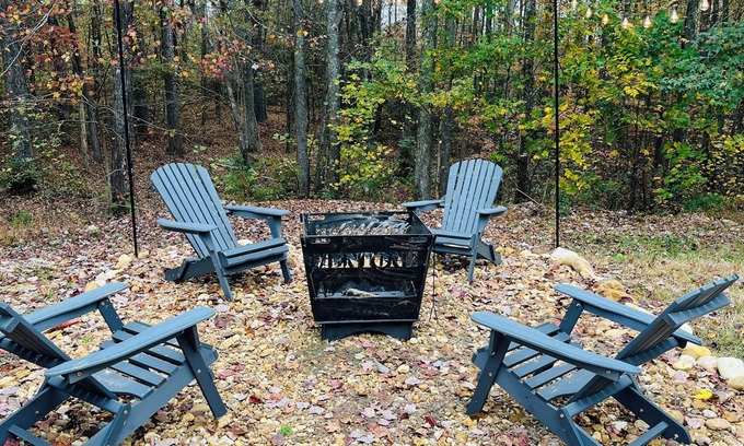 Mentone House | Discover serenity in our quaint Mentone tiny home! 2 miles from downtown.