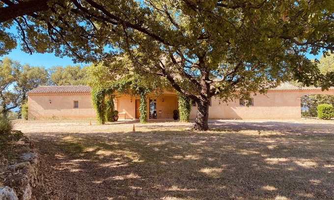 Regusse House | Discover the upper VAR with family or friends from a beautiful contryside villa.