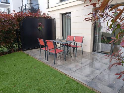 Chessy Apartment | DISNEY - PARIS 5 Min DE DISNEY - PK privé gratuit - 4 personnes - Terrasse jardin