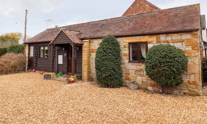 Shipston on Stour Cottage | DISTILLERS COTTAGE, pet friendly, with open fire in Blackwell