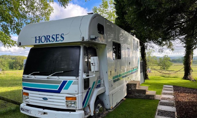 Cockermouth House | Dobbin the horse box in The Lake District