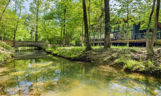 Broken Bow Cabin | DOE XING @ SERENITY CREEK 4TH NIGHT FREE! 2 new luxury cabins on 10 acres