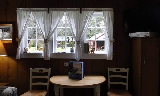 Ocean Park Cottage | Dog Cottage- 1 bedroom