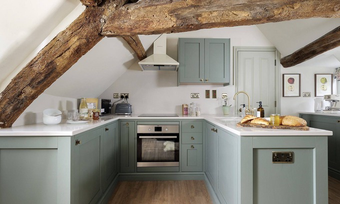 Cirencester Cottage | Dog Friendly Apartment - The Miller's Snug at Cowley House