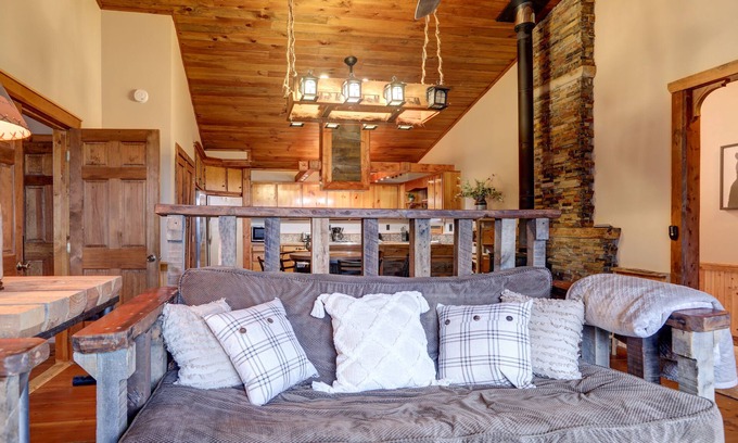 Blue Ridge House | Dog-friendly cabin with large deck, firepit, bar, pool table & woodland view