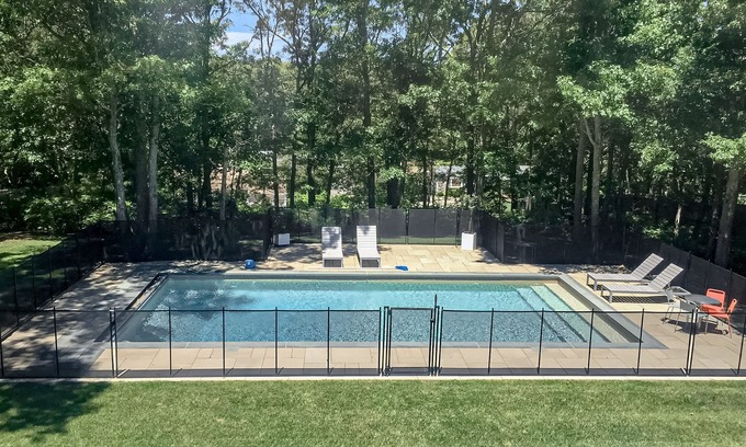 Hampton Bays House | Dog-friendly Hamptons home with private pool, AC, & private W/D - near lake