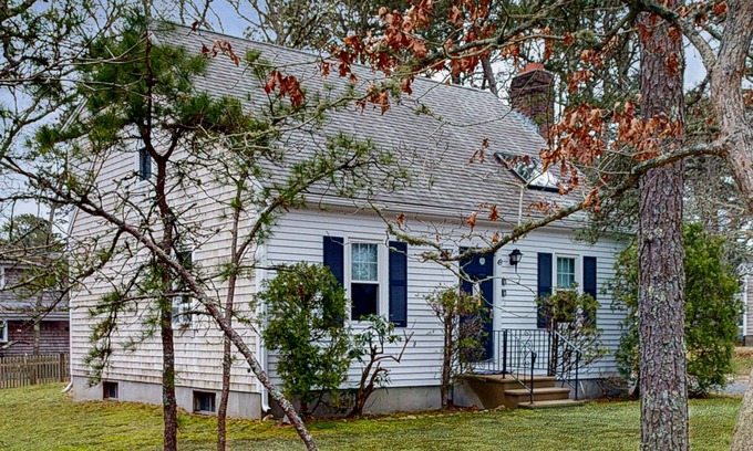 South Dennis House | Dog friendly home w/deck and private gas grill - on the bay side of the Cape