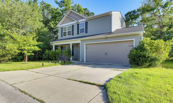Bolivia House | Dog-Friendly Home w/Pool Access Near Oak Island!