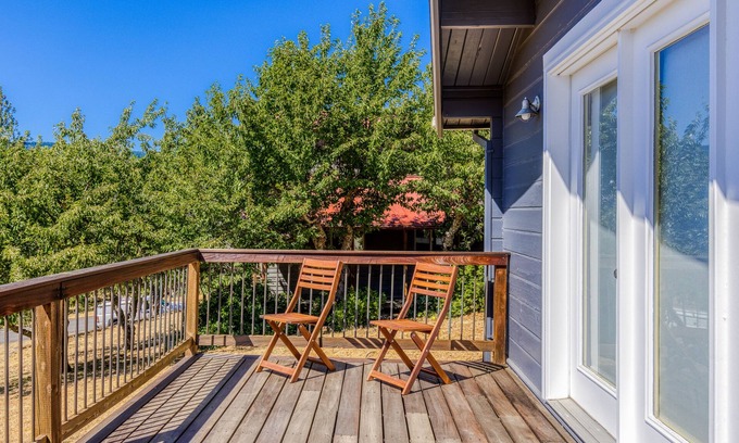 Mosier House | Dog-friendly home with amazing river views, shared pool, deck, grill, fireplace