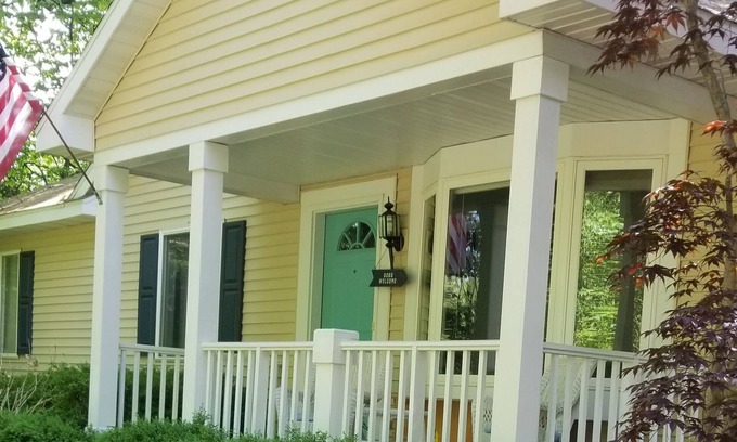 Shorewood-Tower Hills-Harbert House | DOG FRIENDLY! HOTUB! WARREN DUNES